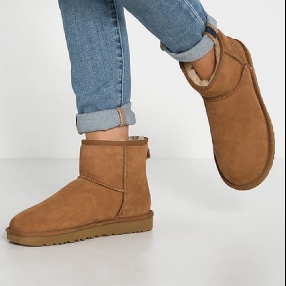 UGG mini Classic II chestnut winter boots 7 gently used